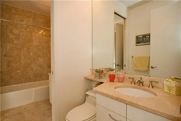 Sold by R New York | media 3