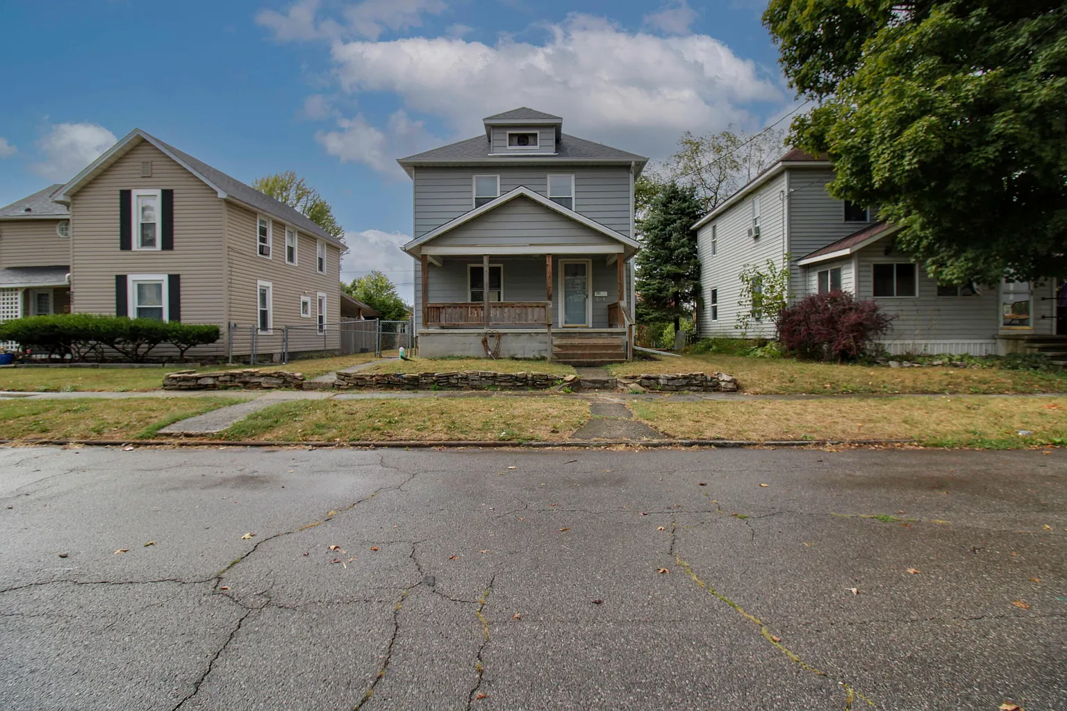 265 N Seffner Ave photo 1