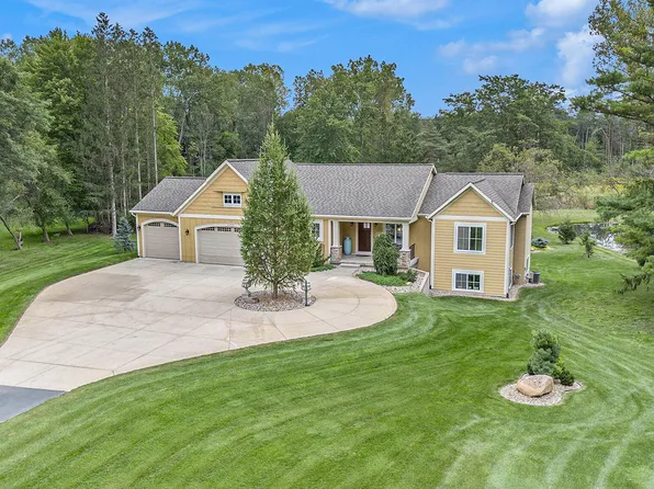 6092 Thornapple River Dr SE, Alto, MI 49302