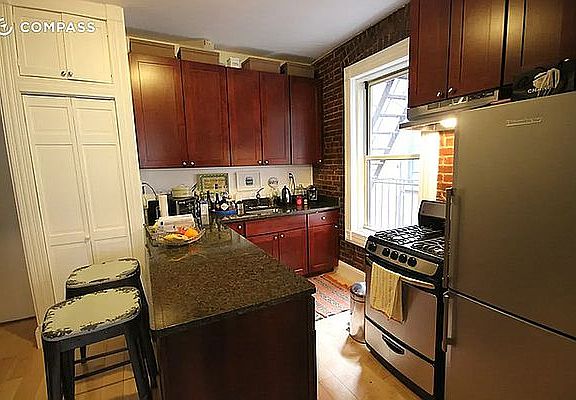 4th image of 10 Gay St #3R