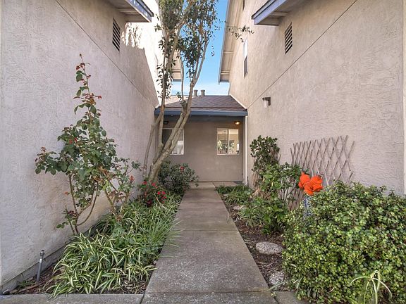 2nd image of 595 Blossom Way APT 14