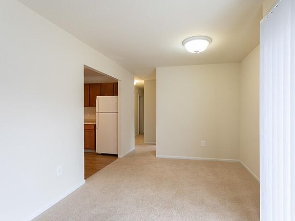 5th image of 316 S Whiting St #L21