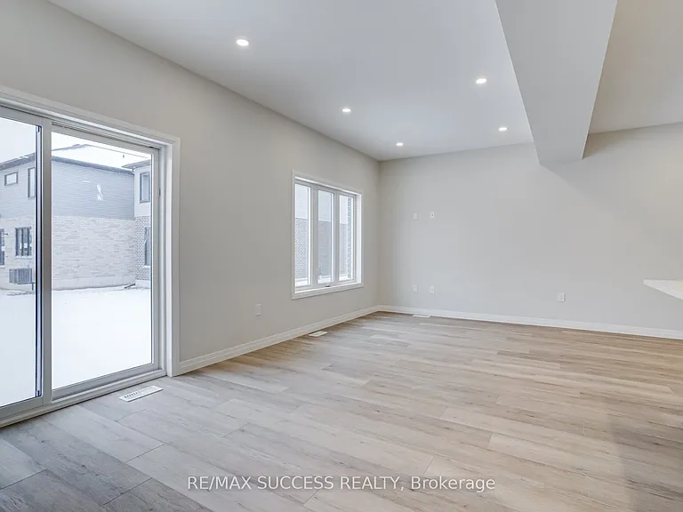 147 Siebert Ave — Photo 15