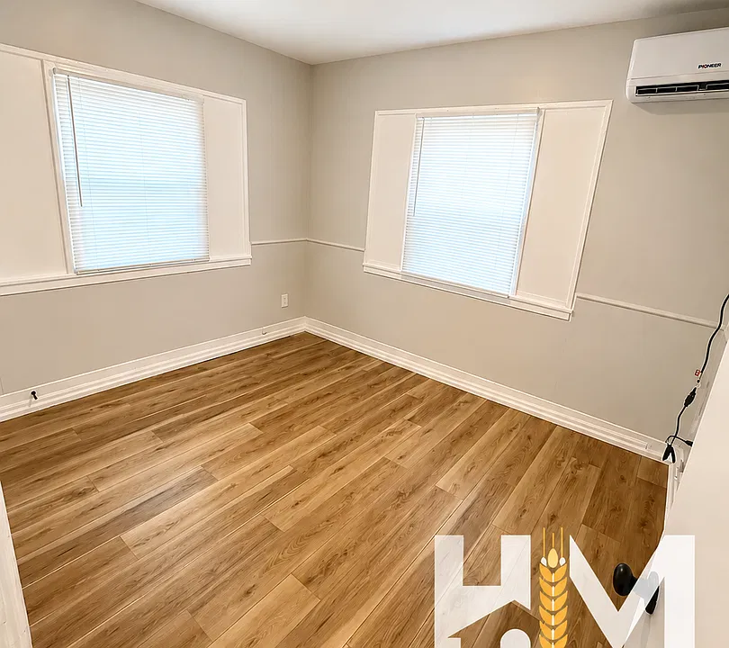 1632-1634 N Hillside St #1636