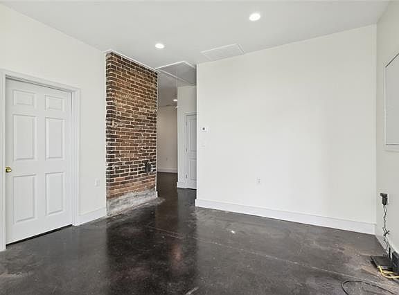 4th image of 1436 Dante St #1