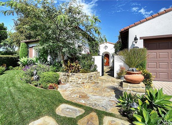 2nd image of 2401 Camino Oleada