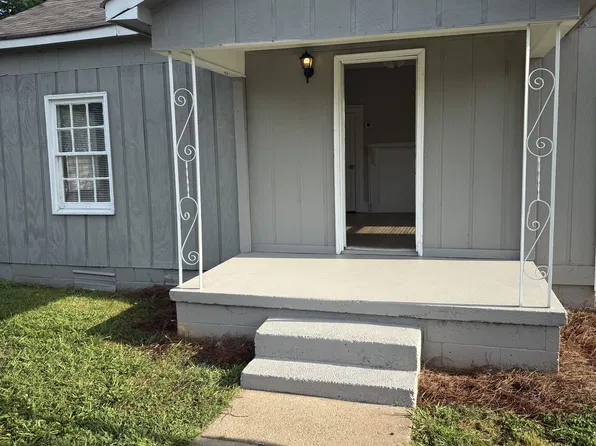 105 Brown St, Lagrange, GA 30241