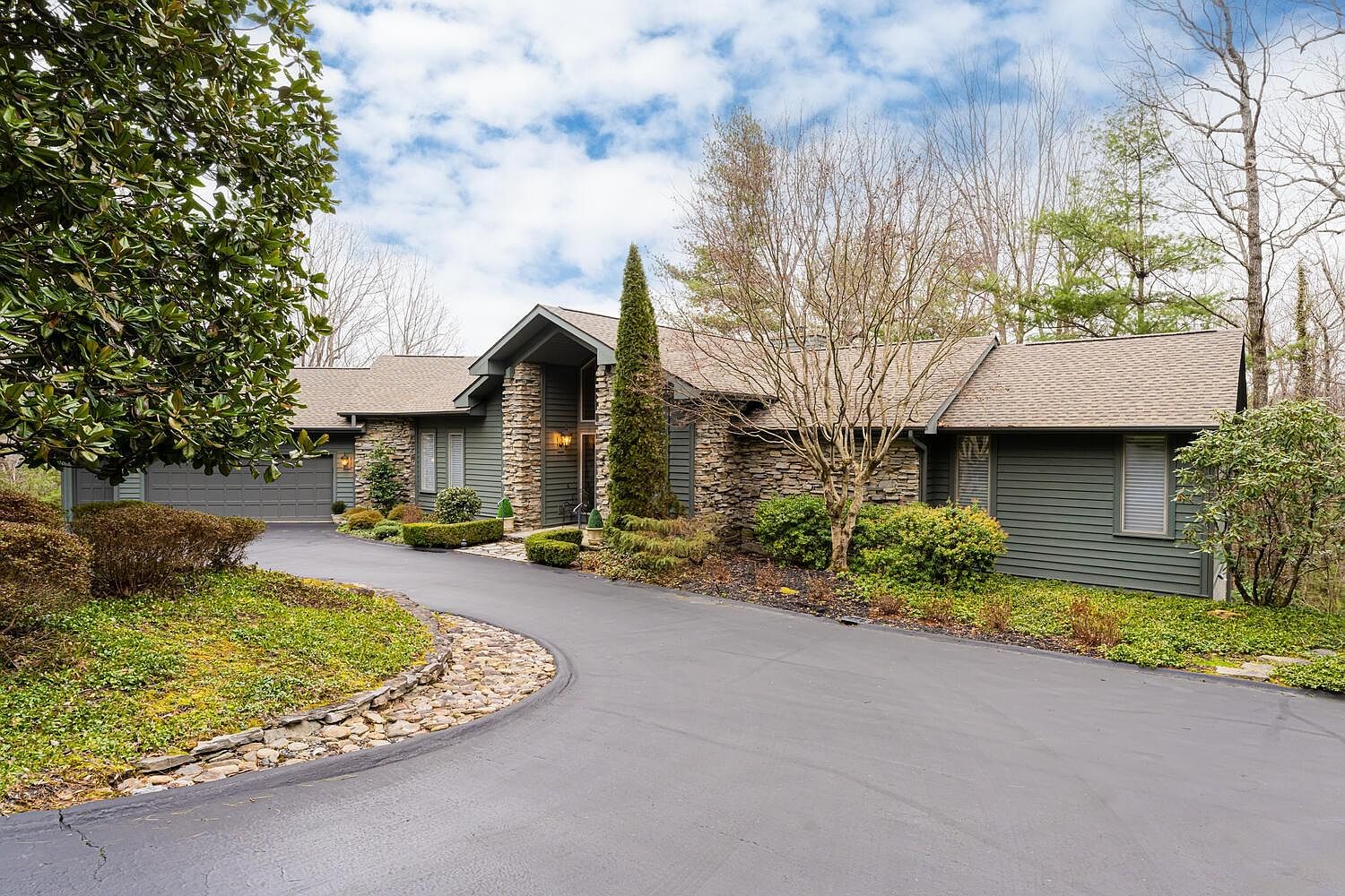 110 Woodglen Ct, Flat Rock, NC 28731 Zillow