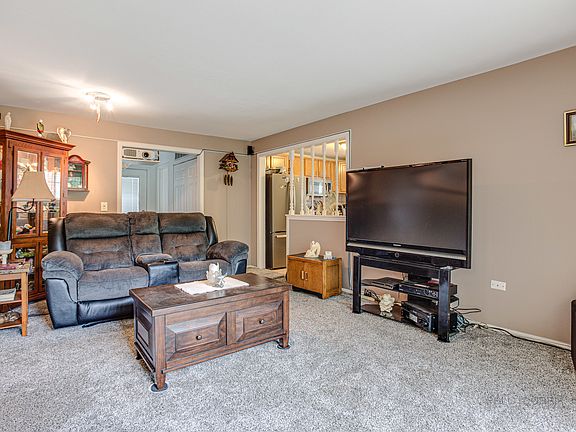 5th image of 1054 Groton Ct