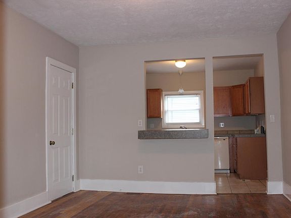 4th image of 1228 Eastern Ave SE