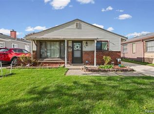 8153 Dale Ave, Center Line, MI 48015