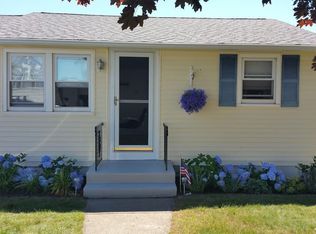 6 Eddy Ln, Narragansett, RI 02882