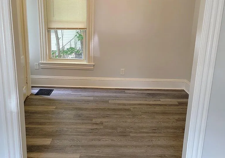 50 Franklin St #1 — Photo 6