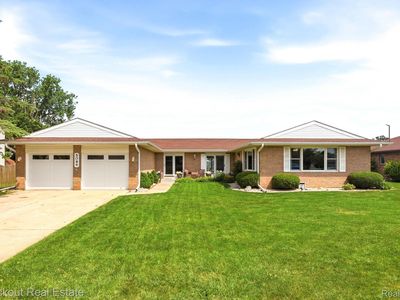 5094 Dustine Dr N, Saginaw, MI, 48603