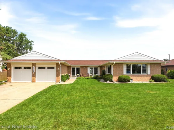 5094 Dustine Dr N, Saginaw, MI 48603