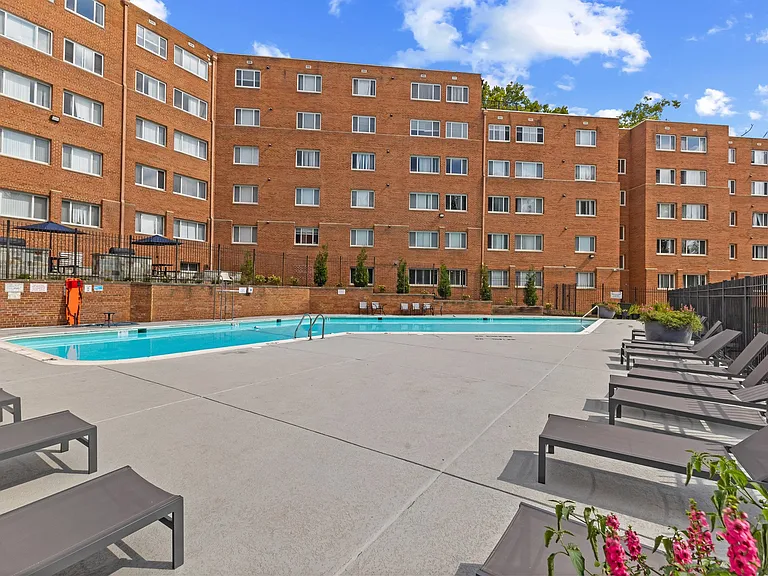 Infinity Apartments — Photo 9