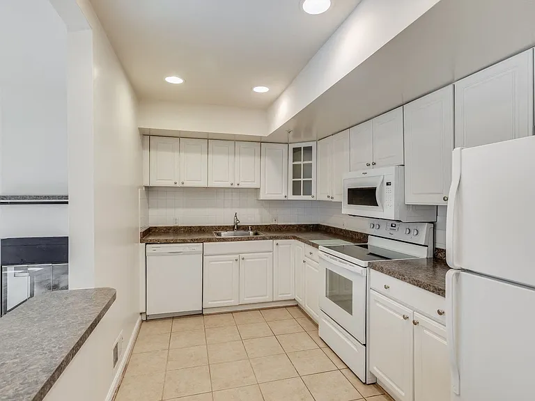 Townhome kitchen with classic finishes