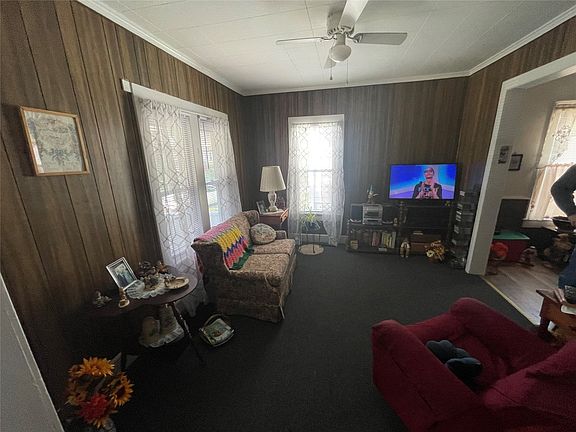 3rd image of 17 Deforest St