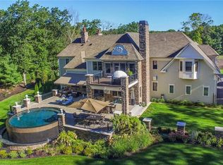 6 Old Farm Rd, East Greenwich, RI 02818