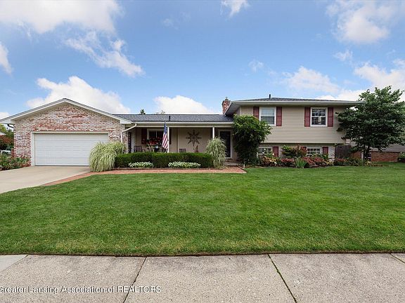 2nd image of 1700 Briarwood Dr
