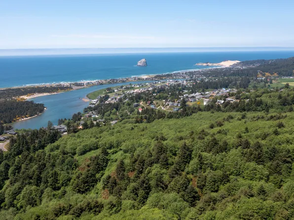 201AC Resort Dr, Pacific City, OR 97135