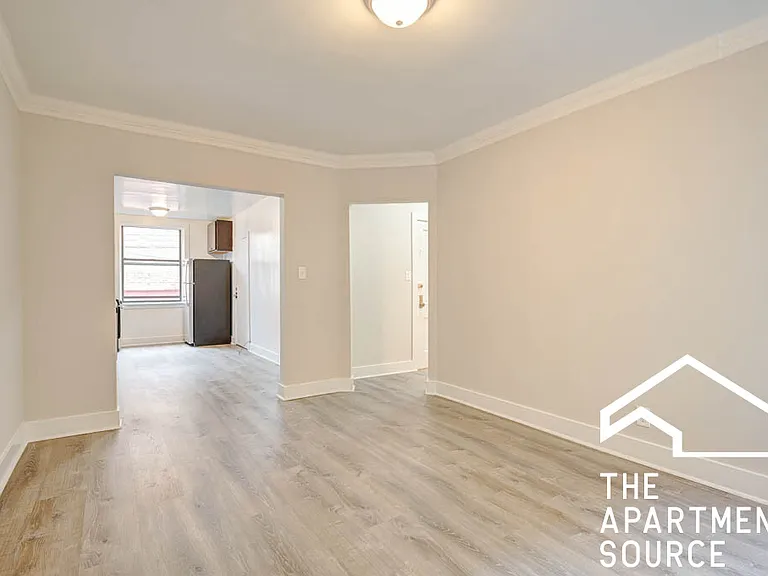 2340 N Spaulding Ave #1B — Photo 3