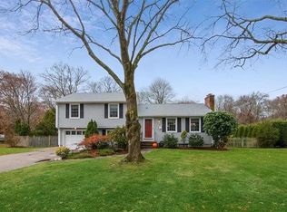 65 Suffolk Dr, North Kingstown, RI 02852