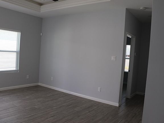 2nd image of 3300 Fuerte Ave #3