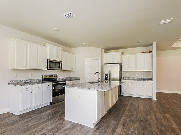 5th image of 110 London Cir