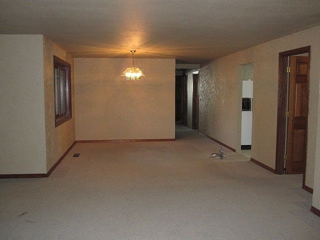 living room/dining room
