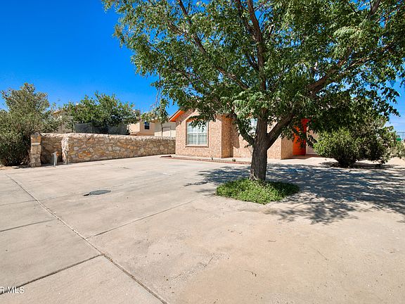 3rd image of 10365 Valle De Oro Dr