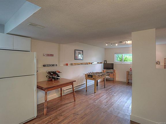 5th image of 1220 Turri Ave