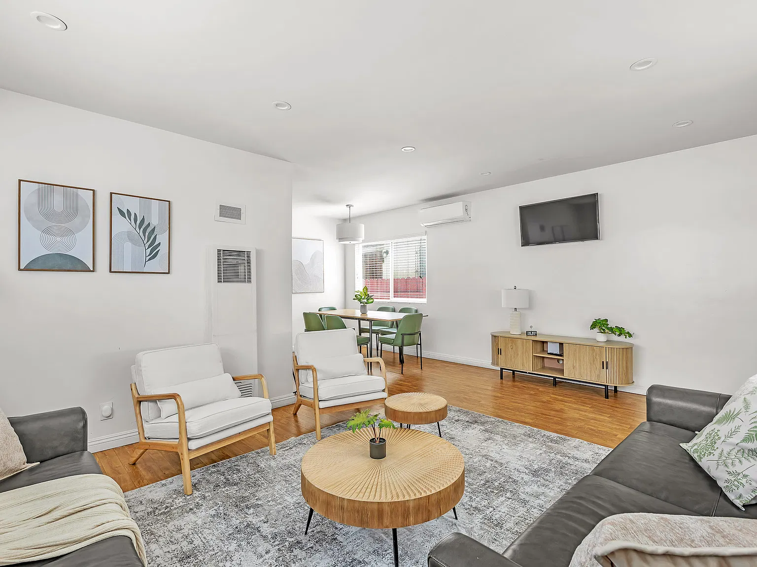 3 bed, 1083 sqft, $3,800 — Photo 4