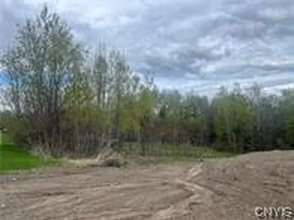 40 New Meadows Dr #3, Hannibal, NY 13074