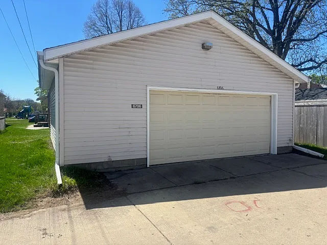 Building Photo - 6706 W Hayes Ave