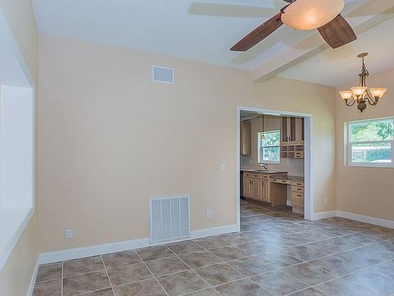 4th image of 2138 Sunrise Dr SW