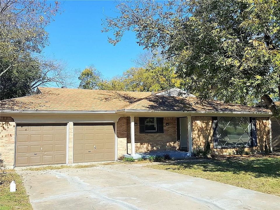 1st image of 2402 Beverly Dr