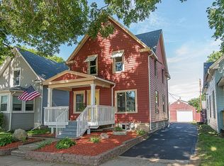 809 4th St SW, Cedar Rapids, IA 52404