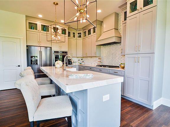 5th image of 4517 Hollyshire Way