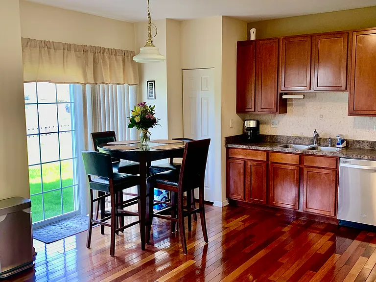 332 W Winchester Dr — Photo 6