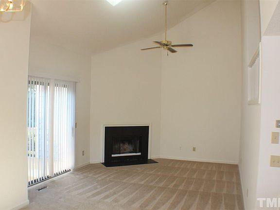 2nd image of 8 Applewood Sq