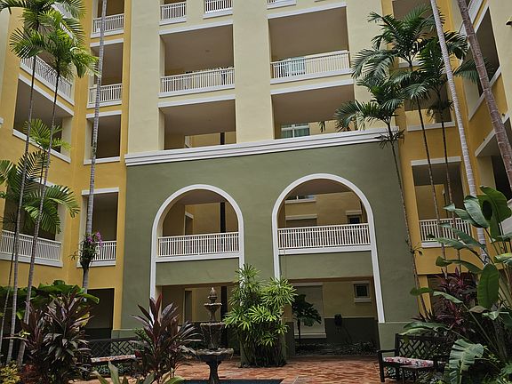 3rd image of 243 Marbella Clb
