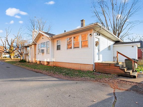 3rd image of 2215 S Virginia St