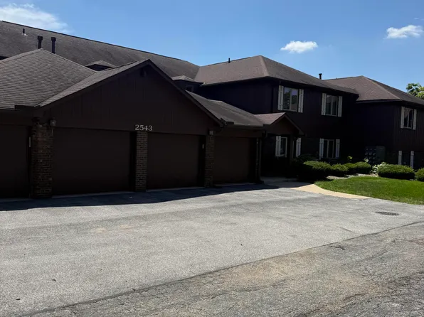 2543 E Lakeshore Dr, Crown Pt, IN 46307