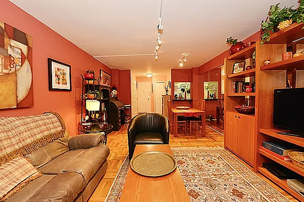 Rented by AIB Management Corp | media 9