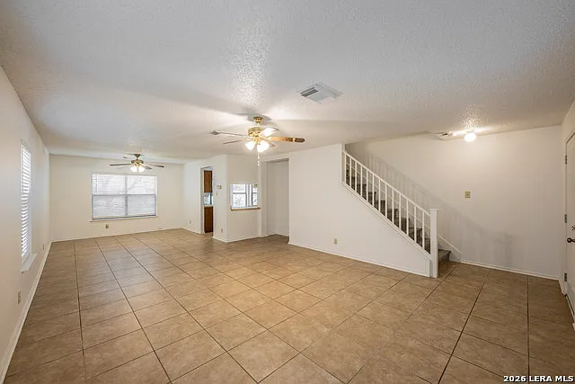 3 bed, 2.5 bath, 2190 sqft, $1,995 — Photo 3