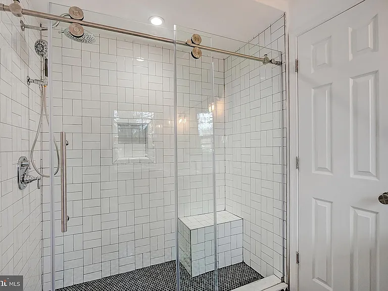 108 Oakmont Ct NE — Photo 13
