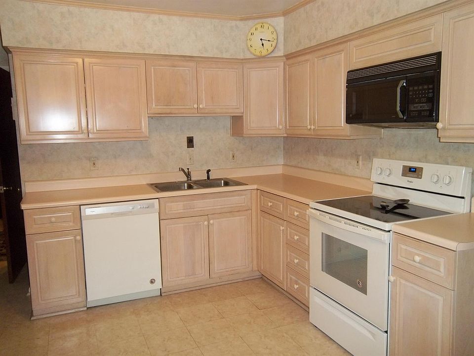 2nd image of 1539 Blueorchard Dr