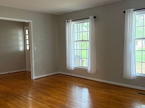 5th image of 8256 Ballard Rd