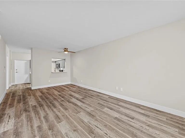 8423 Bernwood Cove Loop #405 — Photo 3